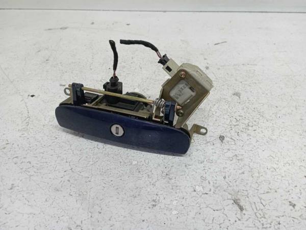 POIGNEE DE HAYON VW POLO 9N3 - Vue 1